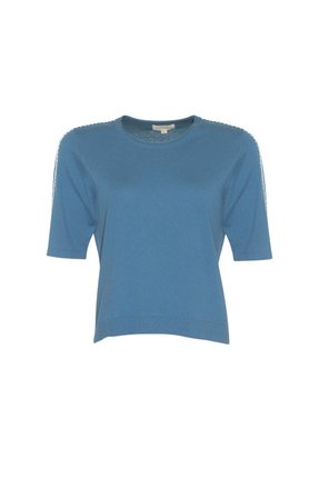 Cross your tee-tops-Gaby's